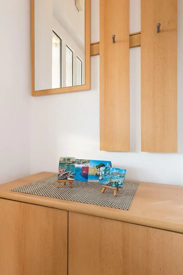 Apartments Hajl Krk Town 0*,