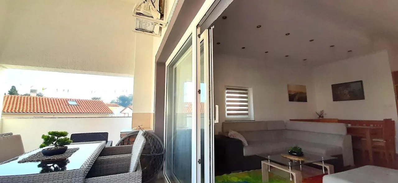 Apartments Hajl Krk Town 0*,