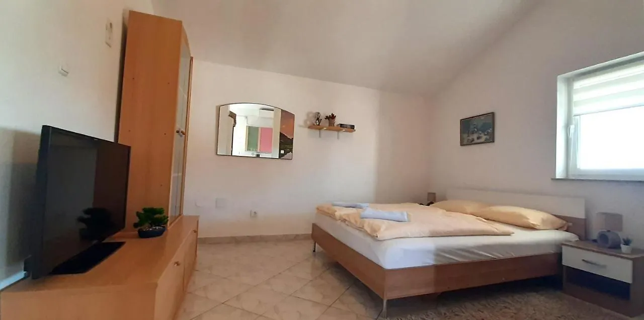 Apartments Hajl Krk Town 0*,  Croazia