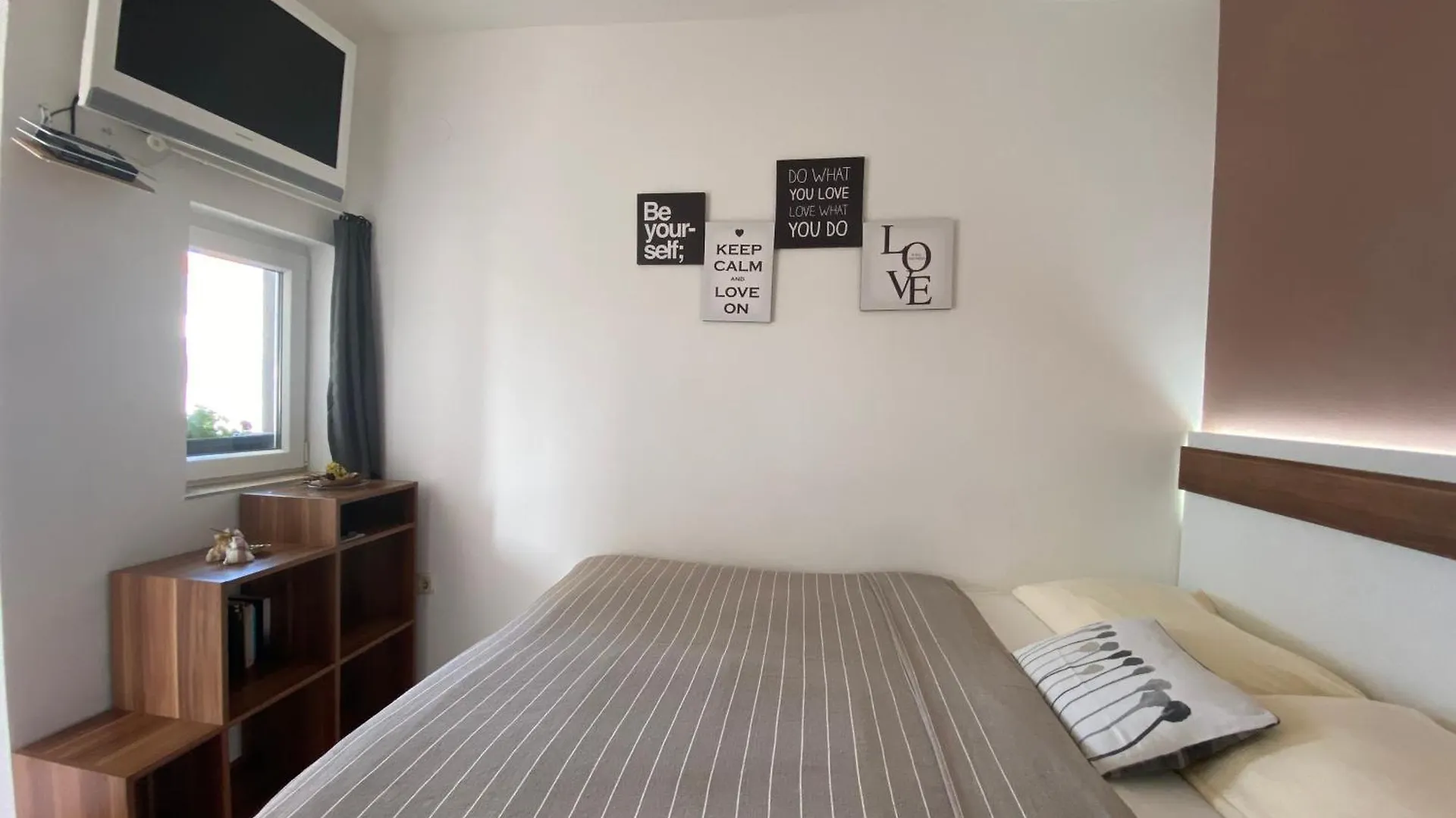 Apartments Hajl Krk Town 0*,